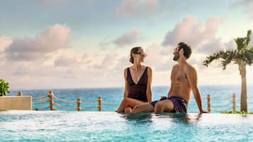 2 piscinas externas, guarda-sóis, espreguiçadeiras