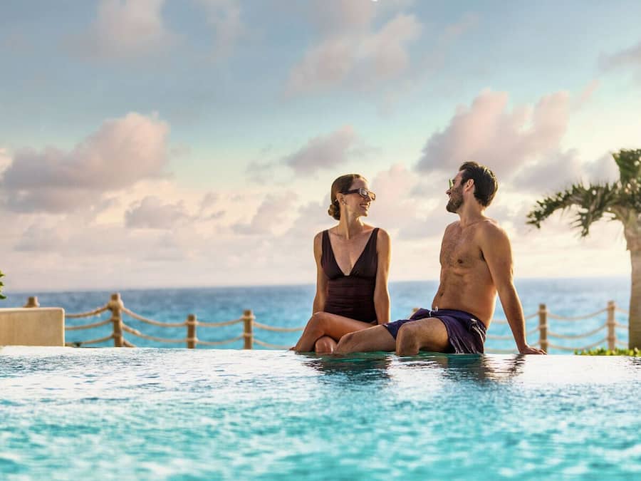 2 piscinas al aire libre, sombrillas, sillones reclinables de piscina