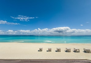 Royal Master Suite Hot Tub Beachfront | Beach/ocean view