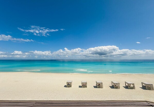 Royal Master Suite Hot Tub Beachfront | Strand-/Meerblick