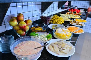 Ilmainen päivittäinen mannermainen aamiainen 