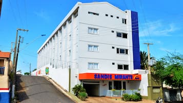 Fachada de la propiedad