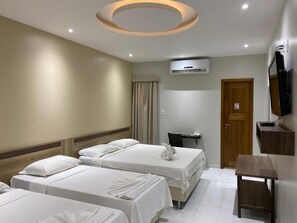 Minibar, in-room safe, desk, free WiFi - Hotel Sandis (Santarém)