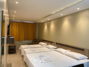 Minibar, in-room safe, desk, free WiFi - Hotel Sandis (Santarém)