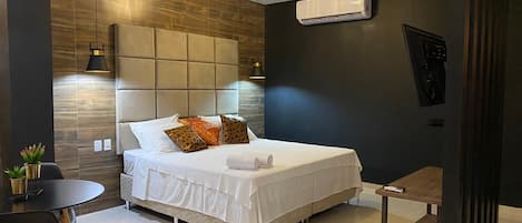 Luxury Room | Minibar, in-room safe, desk, free WiFi