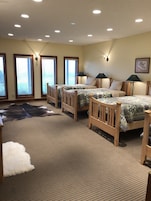 Quarto, banheiro compartilhado | Individualmente decorados, individualmente mobiliados