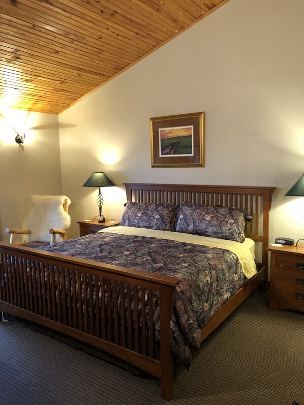 Dove Room | Individually decorated, individually furnished, soundproofing, free WiFi