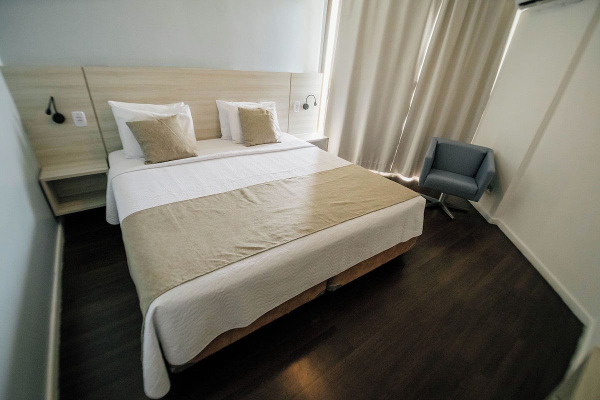 Executive-Doppelzimmer | Zimmersafe, Verdunkelungsvorhänge, Bügeleisen/Bügelbrett