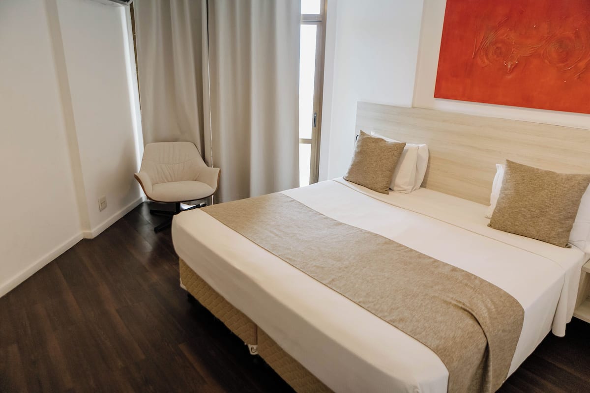 Deluxe-Doppelzimmer | Zimmersafe, Verdunkelungsvorhänge, Bügeleisen/Bügelbrett