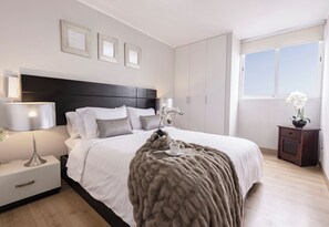 Egyptian cotton sheets, premium bedding, in-room safe