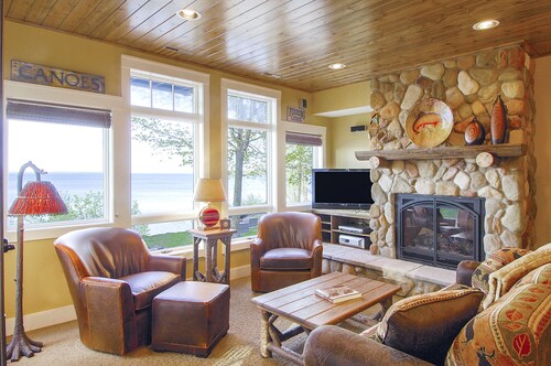 Trappers Landing Lodge