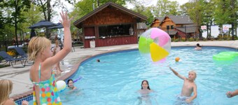Trappers Landing Lodge