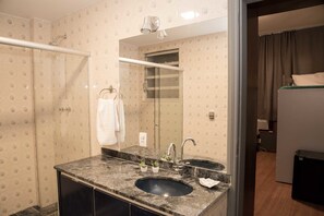 Bathroom - Ref House (Rio de Janeiro)
