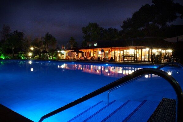 Bar (en la propiedad)