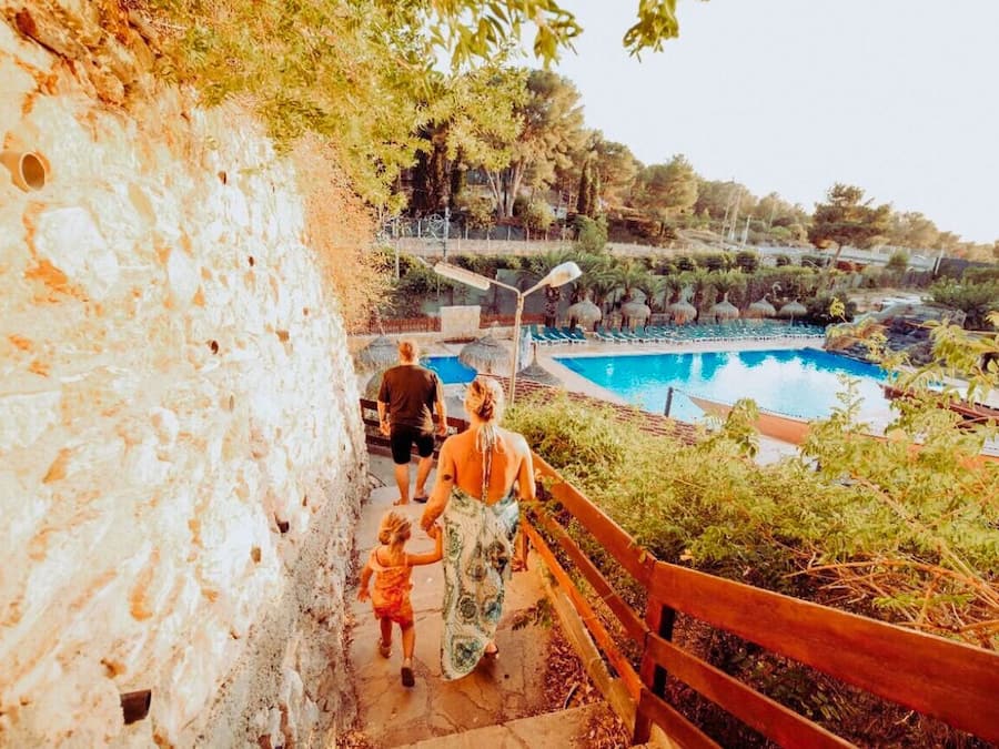 Bungalow, 1 Bedroom | In-room safe, cribs/infant beds, WiFi, bed sheets