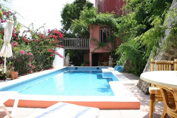 Outdoor pool - Navila (Ibiza Town)