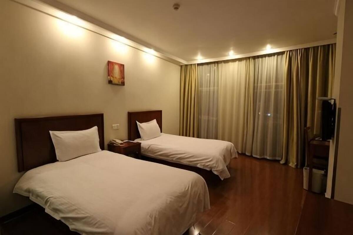 Blackout drapes, iron/ironing board, free WiFi