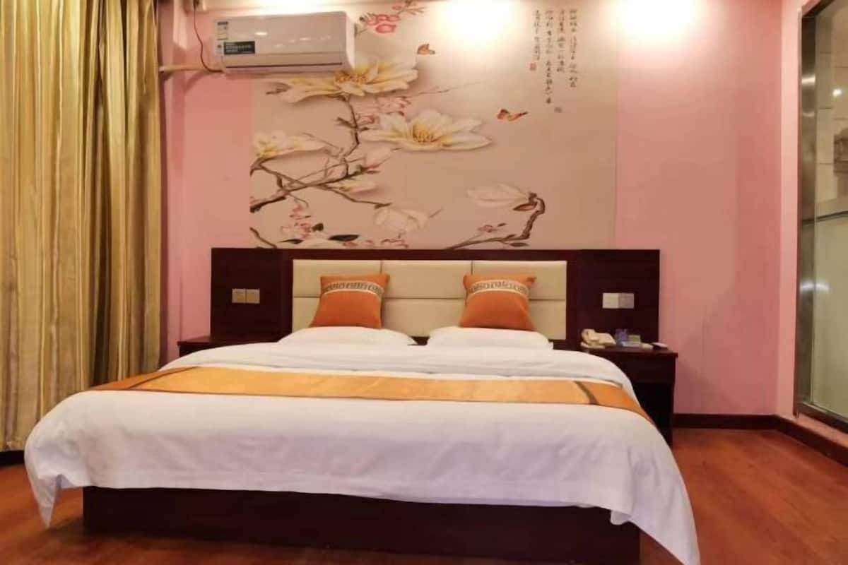 Blackout drapes, iron/ironing board, free WiFi