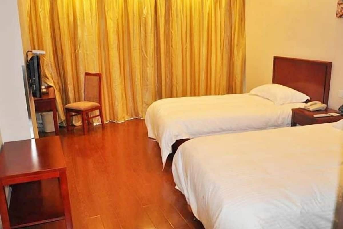 Blackout drapes, iron/ironing board, free WiFi