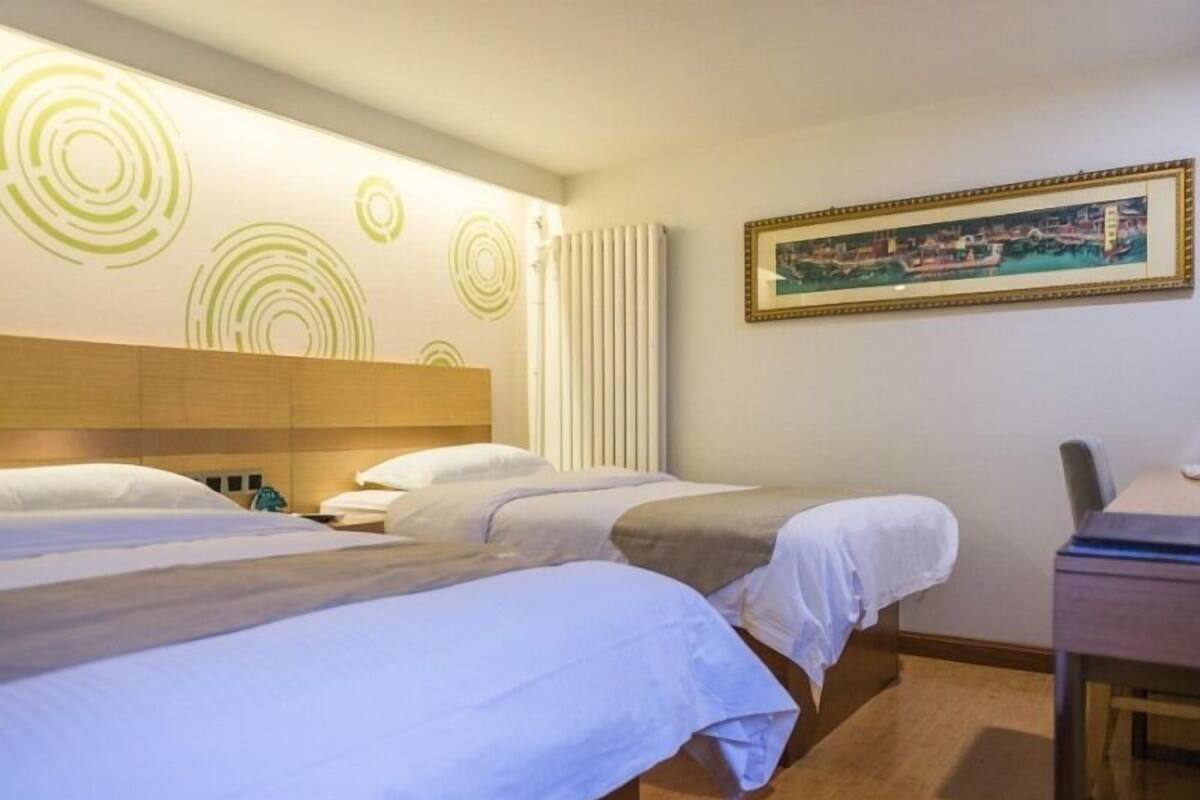 Free WiFi, bed sheets