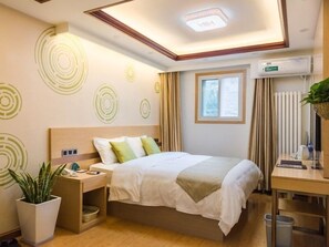 Superior King Room | Free WiFi, bed sheets