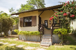 Traditional Double or Twin Room, 1 Bedroom | Individually decorated, individually furnished, blackout curtains - Pousada Mares Do Santinho (Florianópolis)