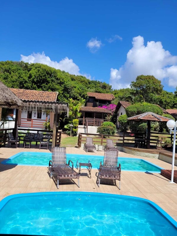 2 outdoor pools, pool loungers