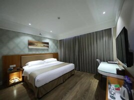 Caja de seguridad en la habitación y cortinas blackout