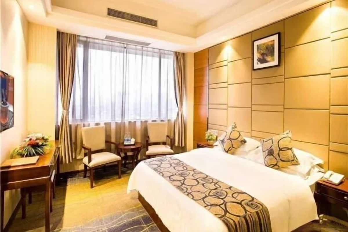 In-room safe, blackout curtains, iron/ironing board, free WiFi