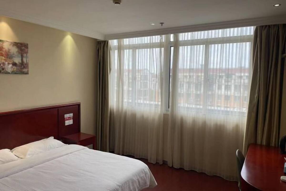 In-room safe, free WiFi