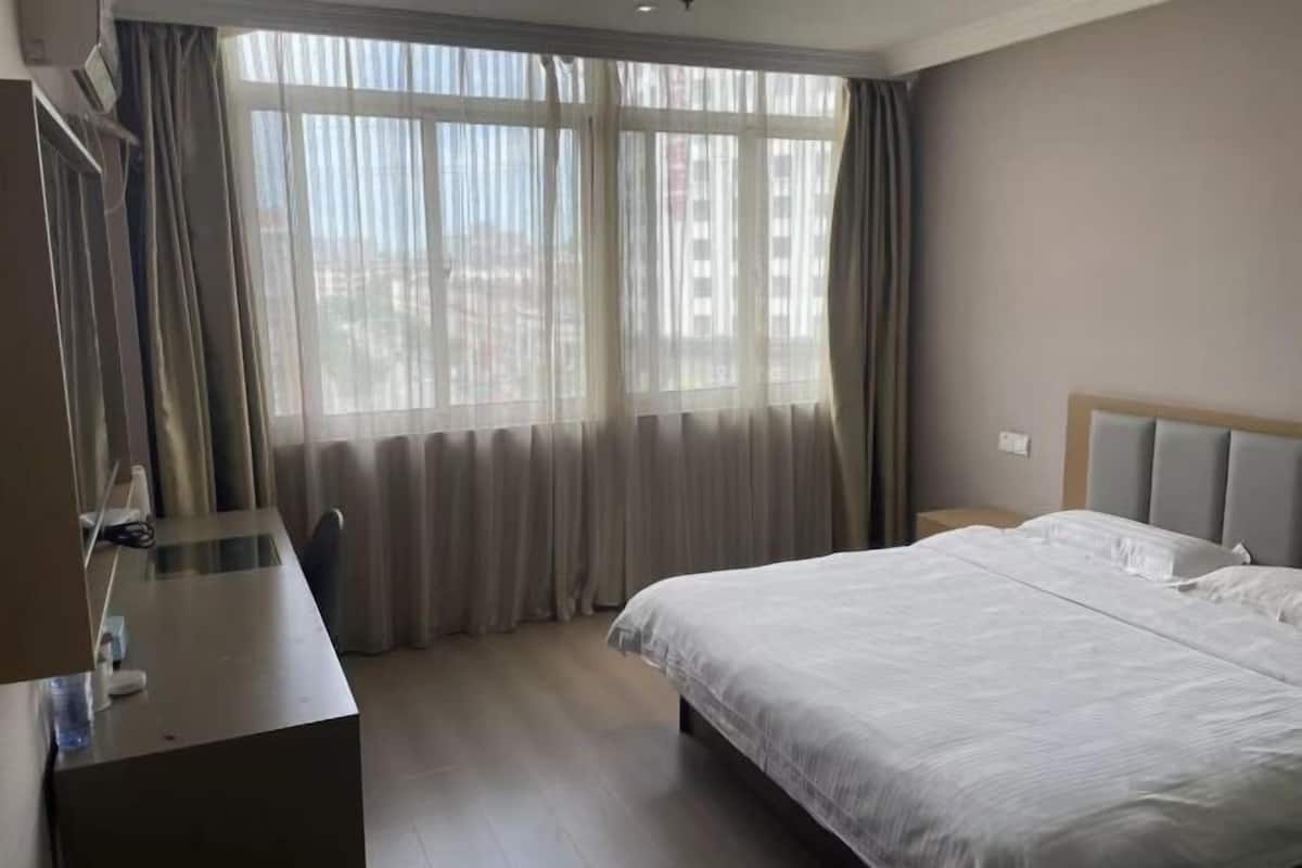 In-room safe, free WiFi