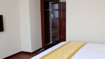 Blackout curtains, iron/ironing board, free WiFi