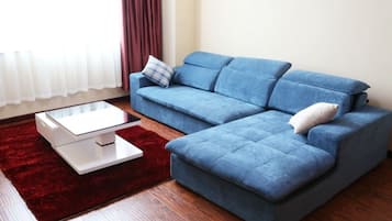 Suite | Living room | TV