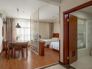 In-room safe, blackout drapes, iron/ironing board, free WiFi - GreenTree Inn Yancheng Economic Development Zone Management Committee Express Hotel (Yancheng)