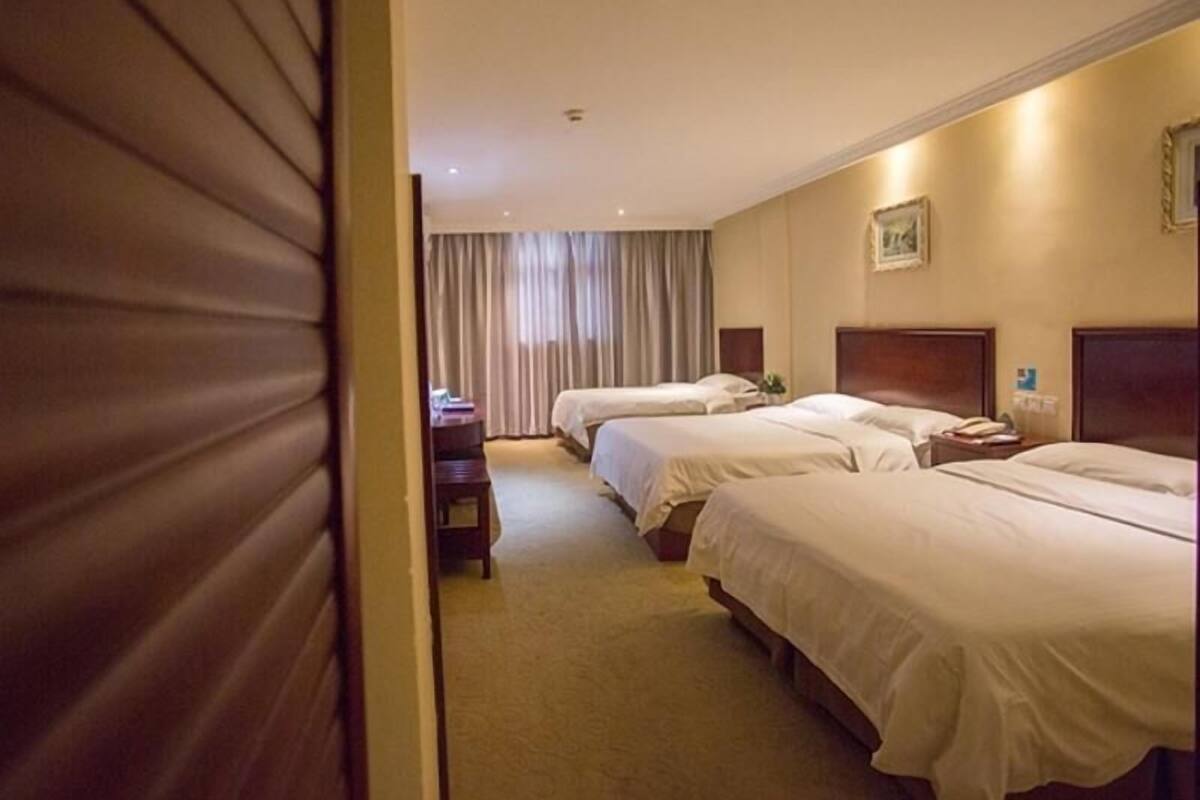 Rideaux occultants, fer et planche Ă repasser, Wi-Fi gratuit