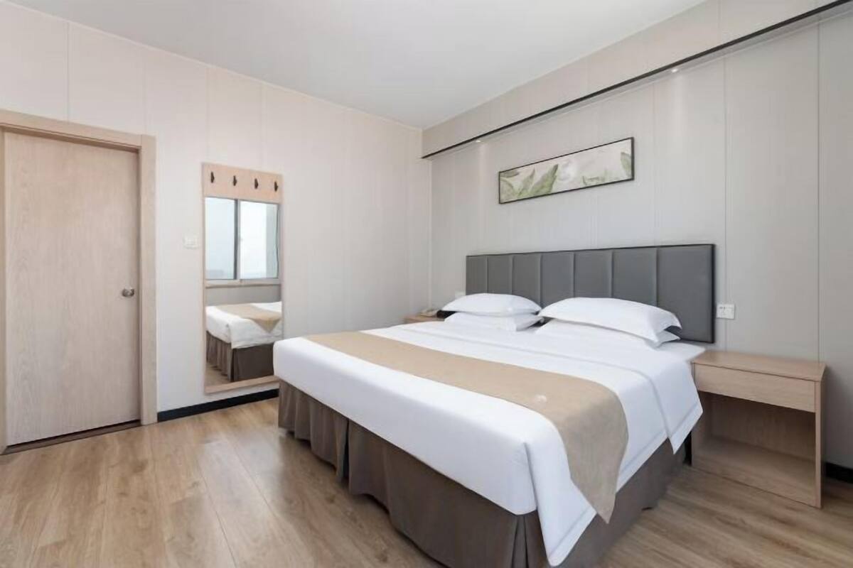 Blackout curtains, iron/ironing board, free WiFi