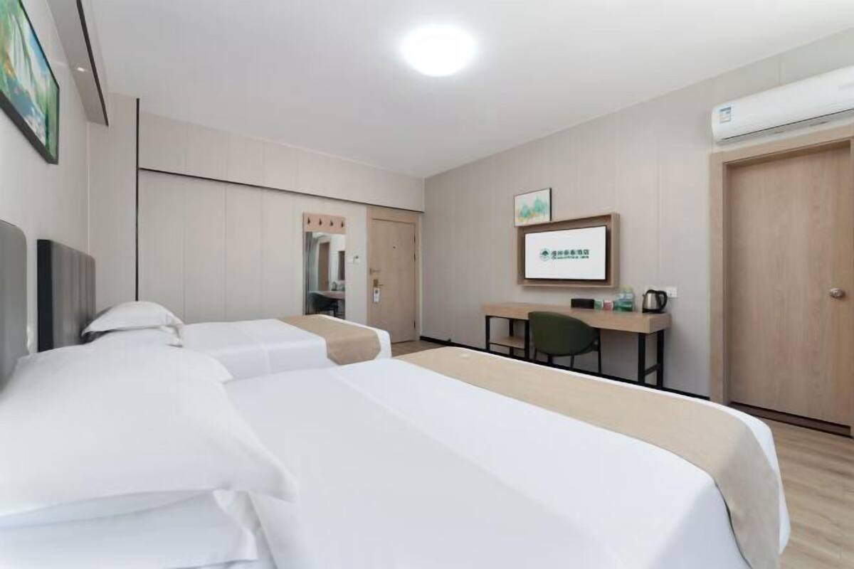Blackout curtains, iron/ironing board, free WiFi
