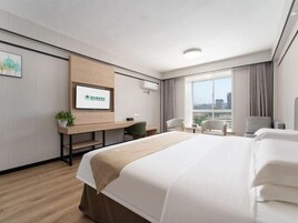 遮光窗帘、熨斗/熨板、免费 WiFi