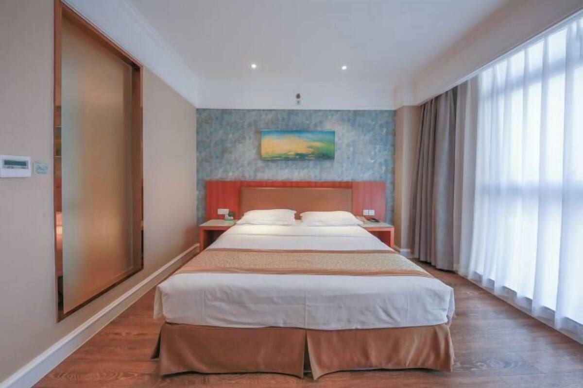 In-room safe, blackout drapes, iron/ironing board, free WiFi