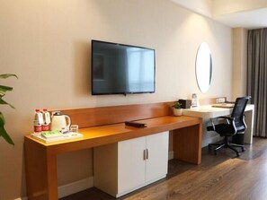 Caja de seguridad en la habitación y cortinas blackout