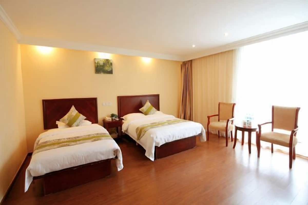 In-room safe, free WiFi