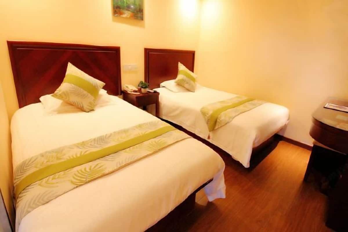 In-room safe, free WiFi