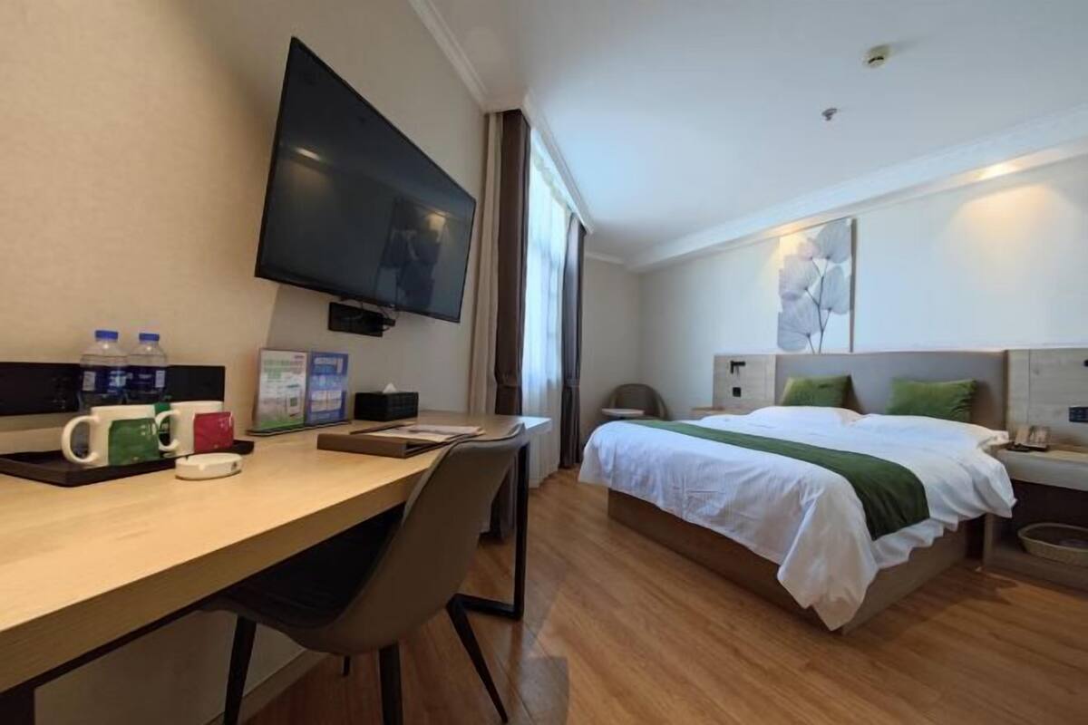 Blackout curtains, iron/ironing board, free WiFi