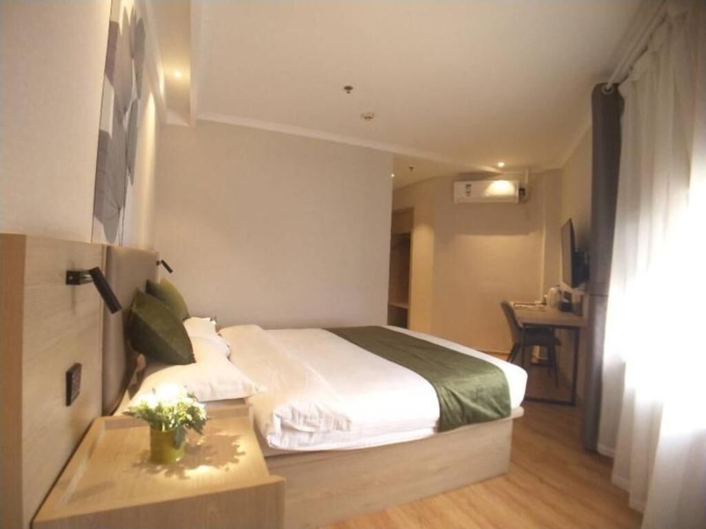 Blackout curtains, iron/ironing board, free WiFi