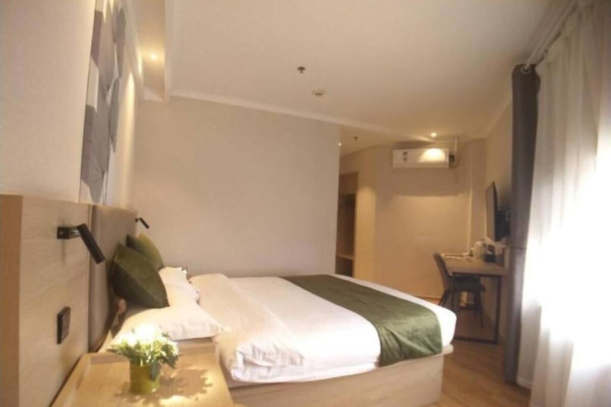 Mørklægningsgardiner, strygejern/strygebræt, gratis Wi-Fi