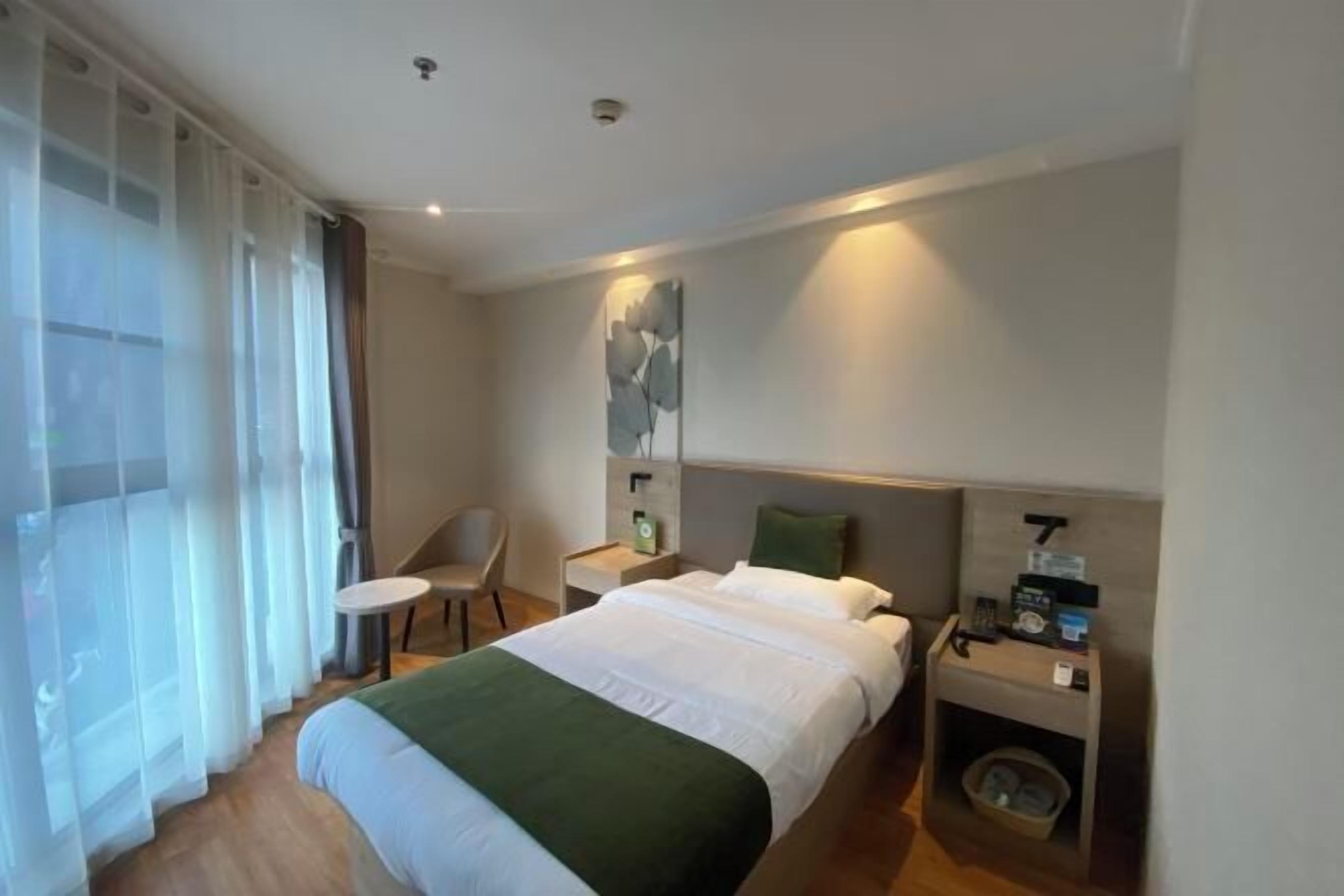 Rideaux d’obscurcissement, fer et planche à repasser