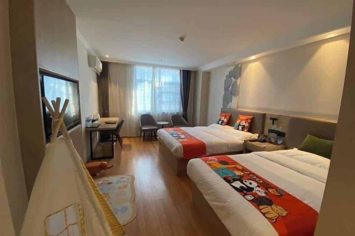 Blackout curtains, iron/ironing board, free WiFi