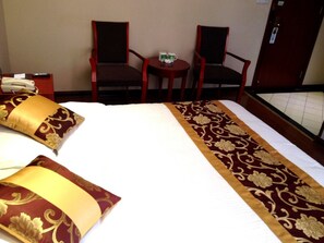 Double Room | Blackout drapes, iron/ironing board, free WiFi