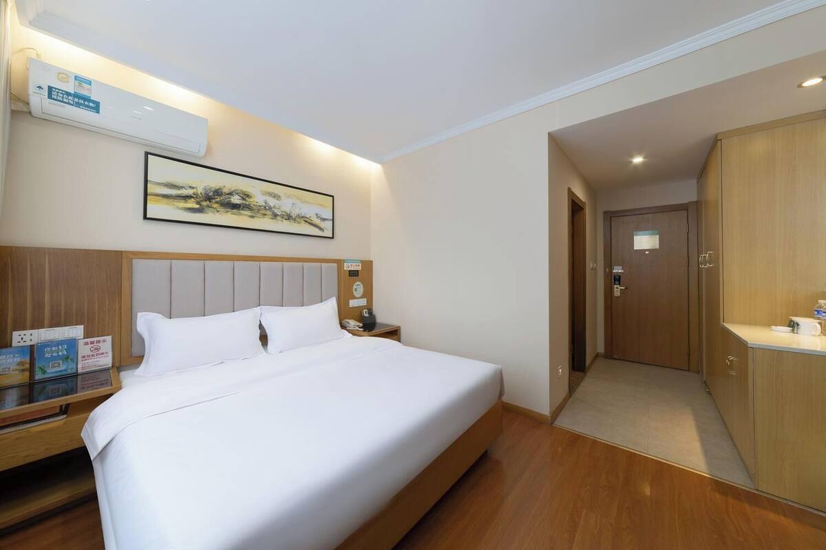 In-room safe, blackout curtains, iron/ironing board, free WiFi