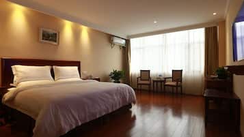 Két bảo mật tại phòng, màn/rèm cản sáng, bàn ủi/dụng cụ ủi quần áo